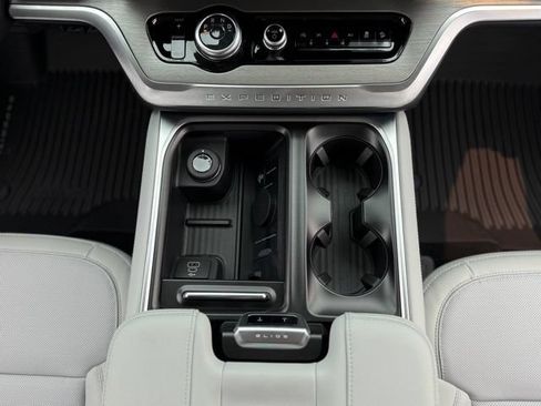 New 2027 Ford Expedition Platinum AWD/4WD image 38