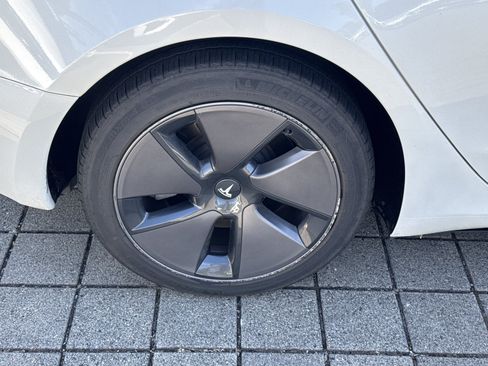 Used 2023 Tesla Model 3 Standard Range RWD image 8