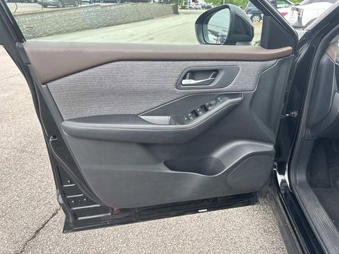 Certified 2023 Nissan Rogue SV FWD image 23