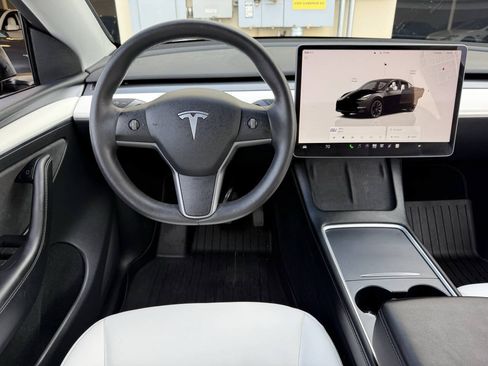 Used 2023 Tesla Model Y Long Range AWD/4WD image 15
