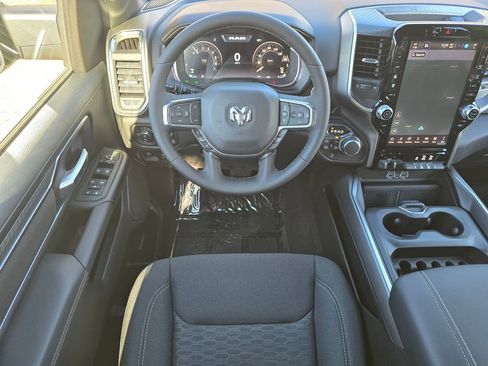 New 2026 RAM 1500 4x4 Crew Cab image 27