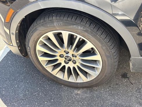 Used 2017 Lincoln MKC Reserve FWD image 16