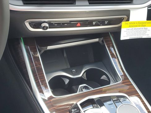 New 2026 BMW X7 xDrive40i w/ Premium Package image 19