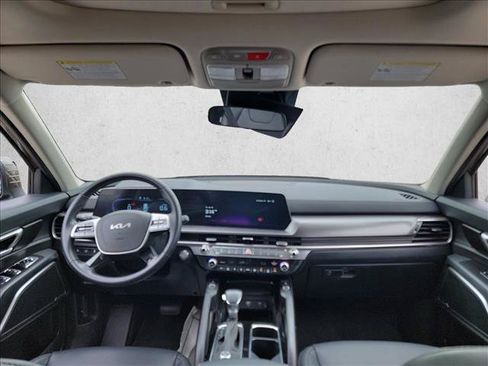 Used 2025 Kia Telluride S FWD image 17
