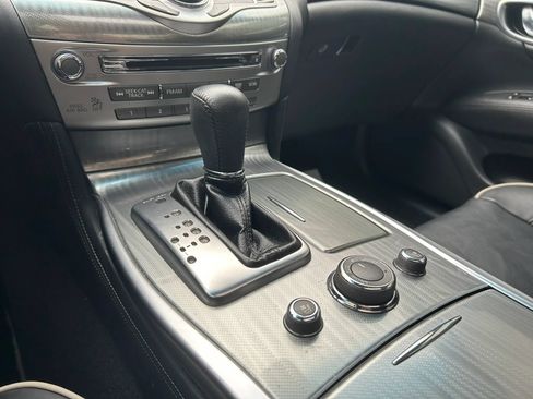 Used 2017 INFINITI Q70 3.7 AWD/4WD image 22