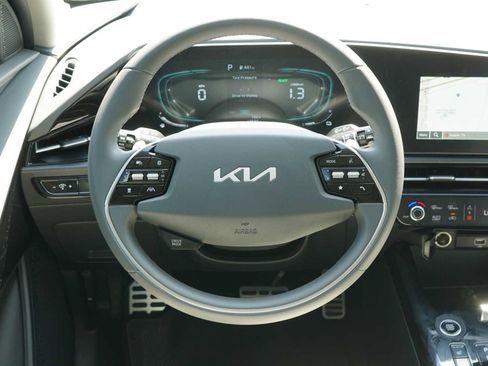 Certified 2024 Kia Niro EX Touring FWD image 21