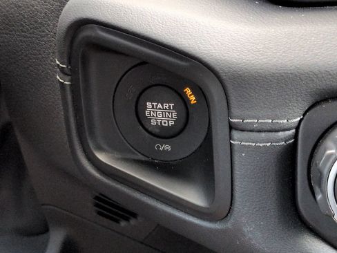 Used 2024 Jeep Wrangler High Altitude AWD/4WD image 31