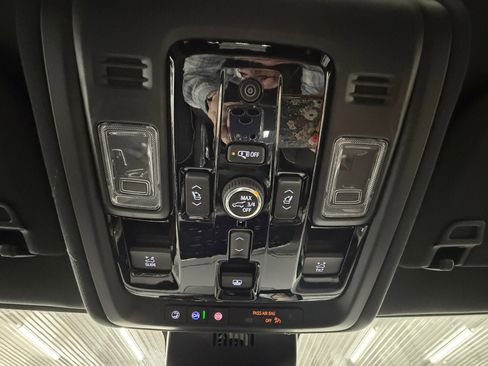 New 2026 Chevrolet Tahoe Premier w/ Sun And Tow Package AWD/4WD image 19