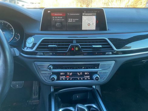 Used 2019 BMW 750i xDrive image 20