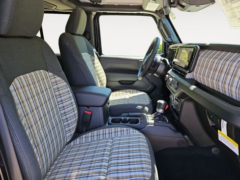 New 2026 Jeep Gladiator Sport AWD/4WD image 15