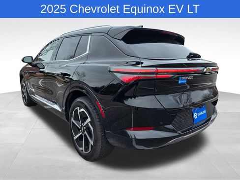 Used 2025 Chevrolet Equinox EV LT image 6