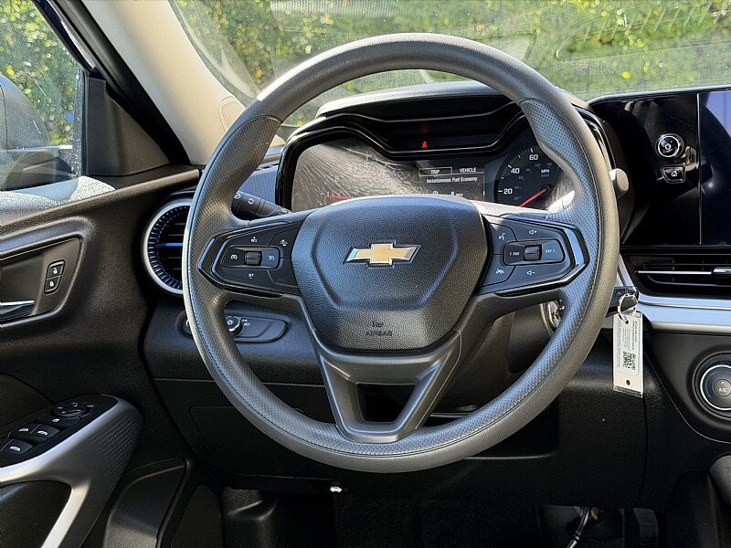 Used 2024 Chevrolet Trax LS FWD image 12