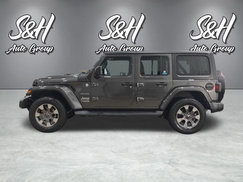 Used 2019 Jeep Wrangler Unlimited Sahara image 16