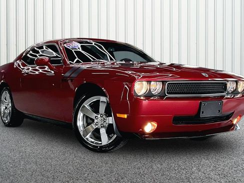 Used 2009 Dodge Challenger R/T RWD image 1