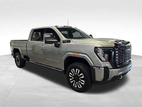 Used 2025 GMC Sierra 2500 Denali Ultimate AWD/4WD image 3