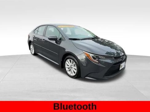 Used 2025 Toyota Corolla LE image 9