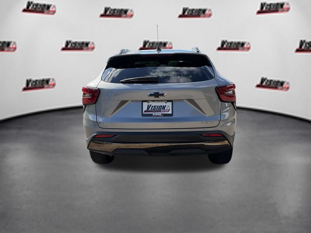 Used 2024 Chevrolet Trax ACTIV w/ Driver Confidence Package FWD image 7