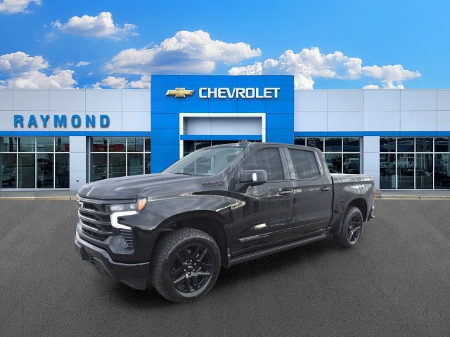 Used 2025 Chevrolet Silverado 1500 High Country w/ Midnight Edition AWD/4WD image 7