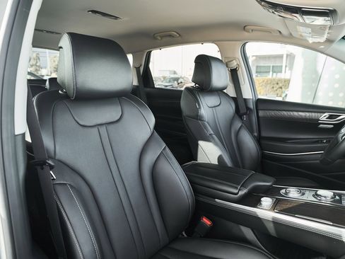 Used 2024 Genesis GV80 2.5T image 25