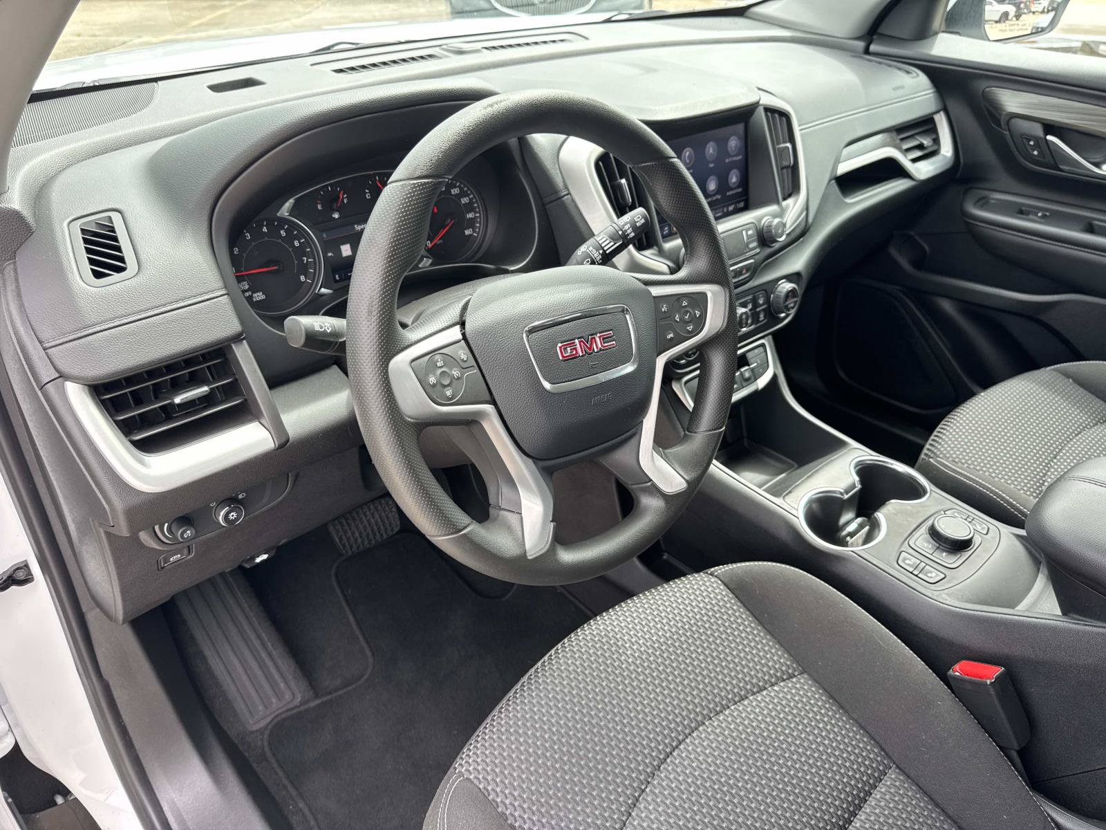 Used 2024 GMC Terrain SLE w/ Driver Convenience Package FWD image 17