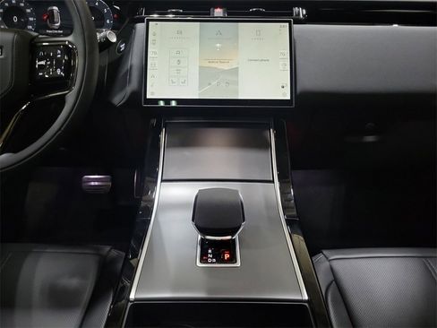 New 2025 Land Rover Range Rover Velar Dynamic SE image 27