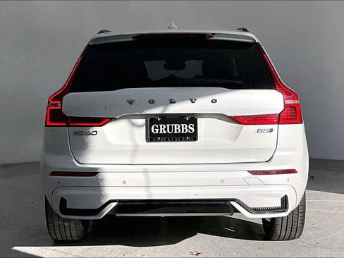 Used 2024 Volvo XC60 B5 Ultimate image 7
