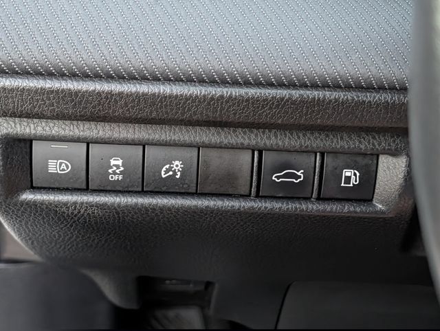 Used 2025 Toyota Camry SE FWD image 23