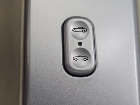 Used 2005 Chrysler Crossfire Limited RWD image 86