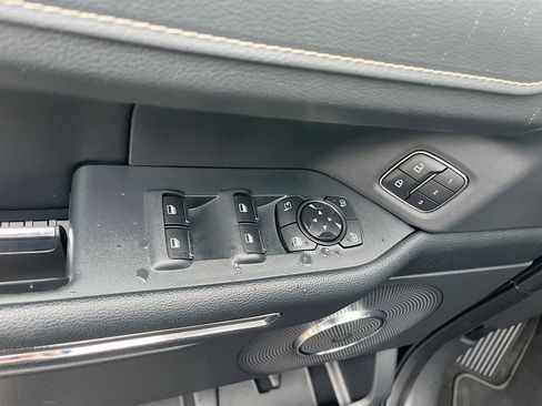 Used 2024 Ford Expedition XLT RWD image 18