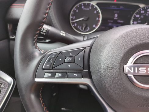 Certified 2025 Nissan Sentra SR FWD image 18