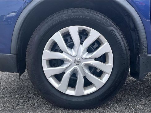 Used 2017 Nissan Rogue S AWD/4WD image 10