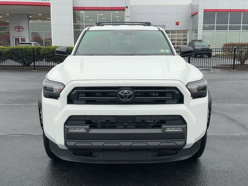 Used 2025 Toyota 4Runner SR5 image 2