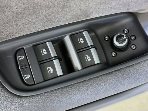 Used 2022 Audi SQ7 Premium Plus AWD/4WD image 18