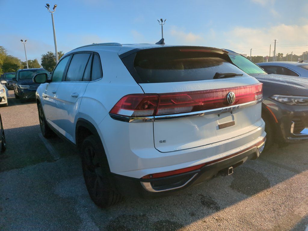 Used 2024 Volkswagen Atlas Cross Sport SE w/ Black Wheel Package FWD image 5