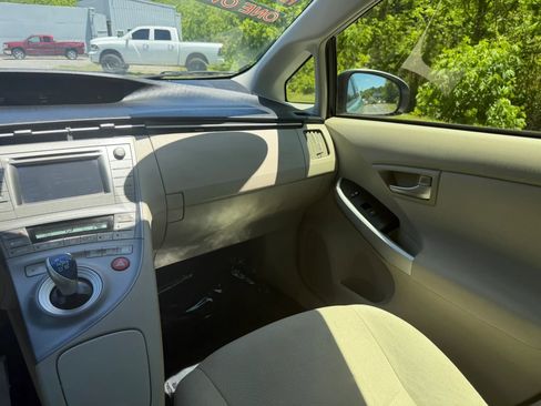Used 2013 Toyota Prius Two FWD image 27