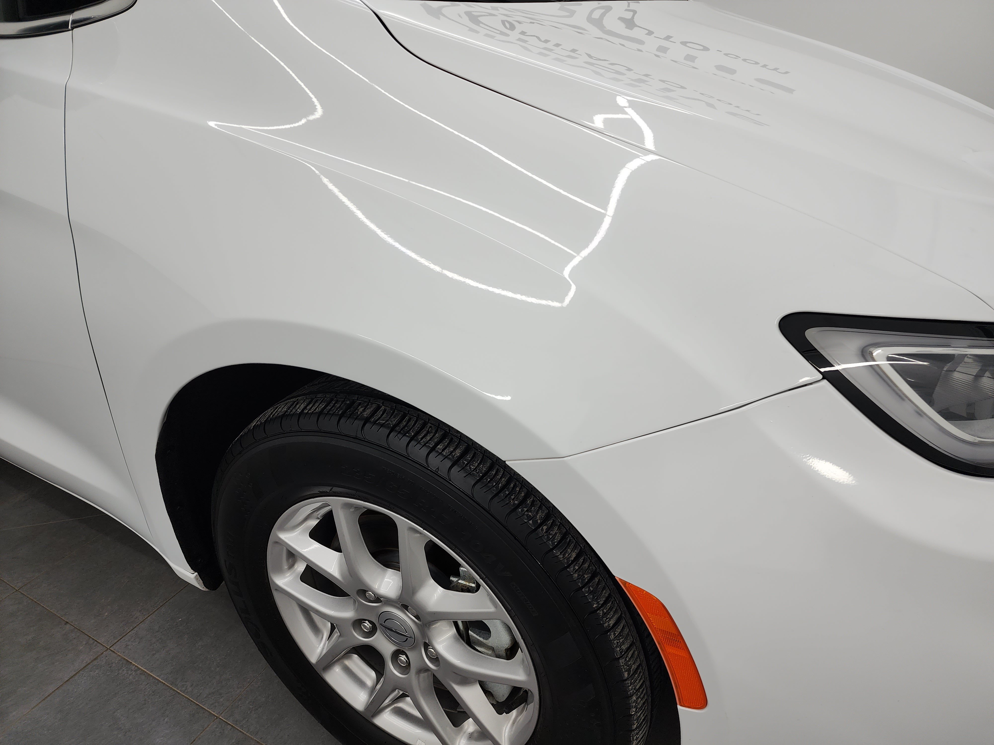Used 2024 Chrysler Pacifica Touring-L FWD image 23