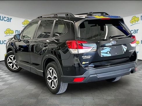 Used 2022 Subaru Forester Premium AWD/4WD image 4