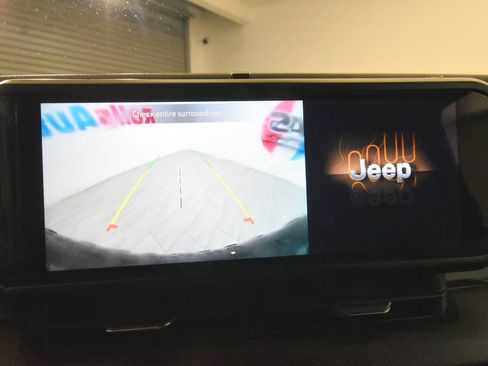 Used 2024 Jeep Wrangler Unlimited AWD/4WD image 31