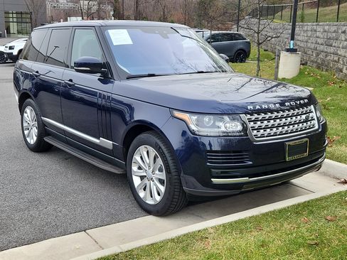 Used 2017 Land Rover Range Rover HSE image 10