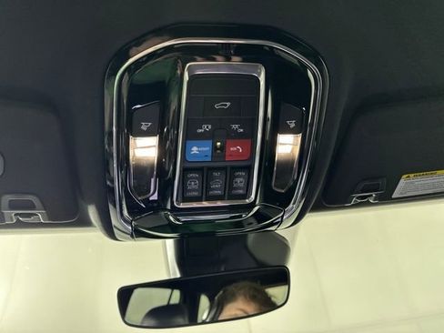 Used 2023 Jeep Grand Cherokee Overland image 24