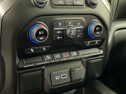 Used 2022 Chevrolet Silverado 1500 LT Trail Boss image 30