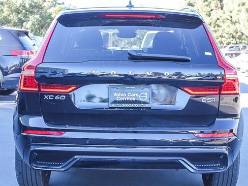Used 2025 Volvo XC60 B5 Plus image 7