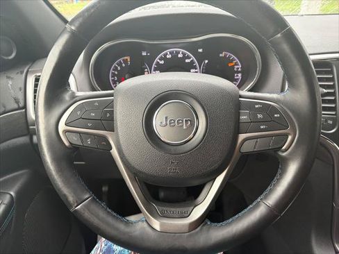 Certified 2018 Jeep Grand Cherokee Laredo AWD/4WD image 17