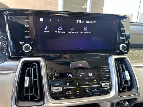 Used 2023 Kia Sorento EX w/ Panoramic Sunroof Package image 19