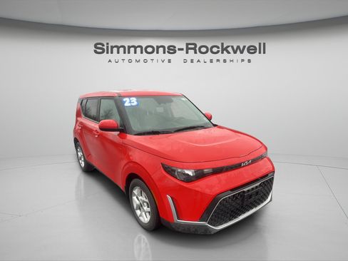Used 2023 Kia Soul LX w/ Option Group 015 FWD image 7