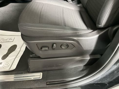 Used 2025 Chevrolet Silverado 1500 LT image 14