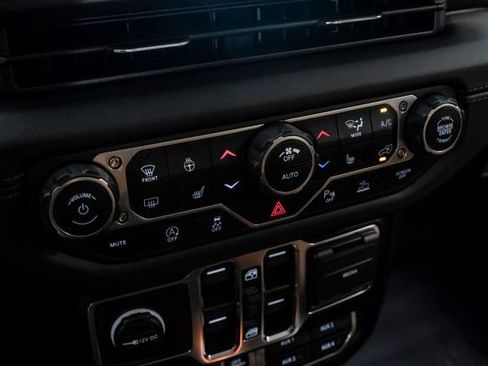 Used 2025 Jeep Gladiator Rubicon w/ Safety Group image 81