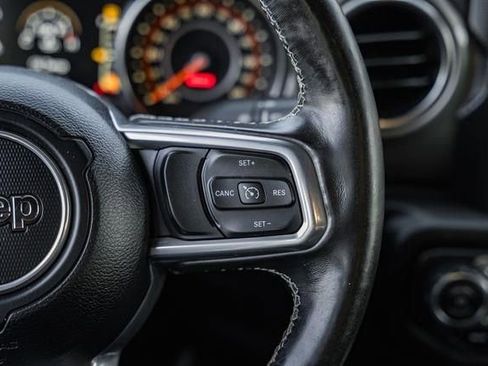 Used 2020 Jeep Gladiator Overland w/ Cold Weather Group image 29