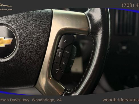 Used 2019 Chevrolet Express 2500 Van 3D w/ Communications Package image 22