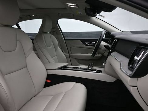 Used 2023 Volvo S60 B5 Plus FWD image 31